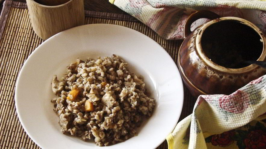 Рецепт гречки с курицей в горшочке