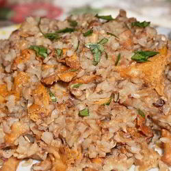 Рецепт Гречки с лисичками и луком