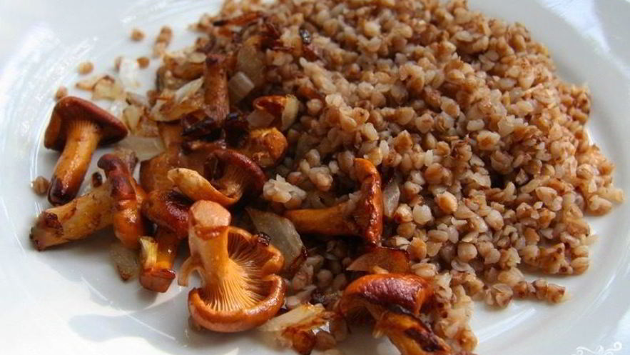 Рецепт гречки с лисичками