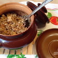 Гречка с мясом в горшочках