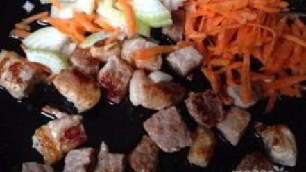 Рецепт гречки с мясом в горшочках