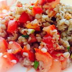 Рецепт Гречки с помидорами и чесноком