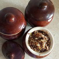 Гречка со свининой в горшочке по-купечески