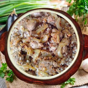 Рецепт Гречки в горшочках с печенью