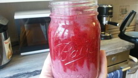 Рецепт гречневой каши без варки с ягодным соусом