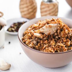 Рецепт Гречневой каши с грибами и жареным чесноком