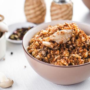 Рецепт Гречневой каши с грибами и жареным чесноком