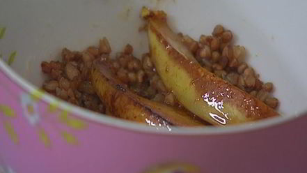 Рецепт гречневой каши с курагой и грушей