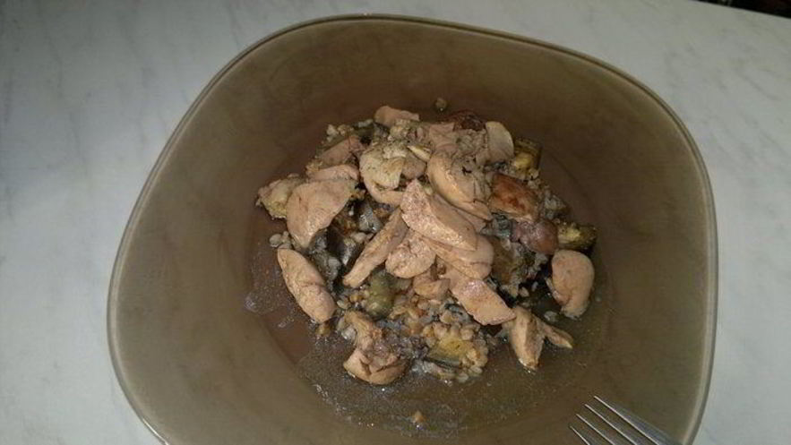 Рецепт острой гречневой каши с баклажаном, имбирем и чесноком, печень кролика с кориадром