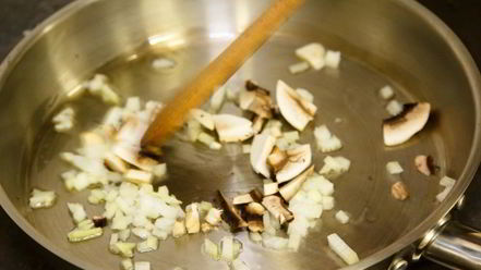 Рецепт сливочной гречки с говяжьим языком