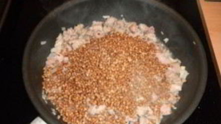 Рецепт каши в горшочке со свининой