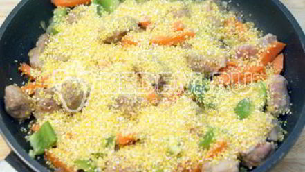 Рецепт кукурузной каши с мясом по-деревенски