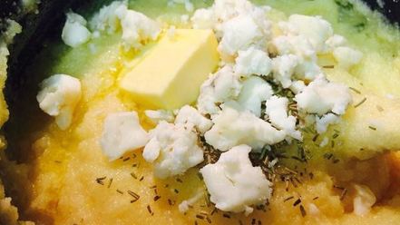 Рецепт поленты под соусом из грибов и томатов