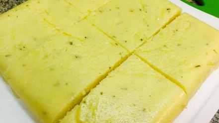 Рецепт поленты под соусом из грибов и томатов