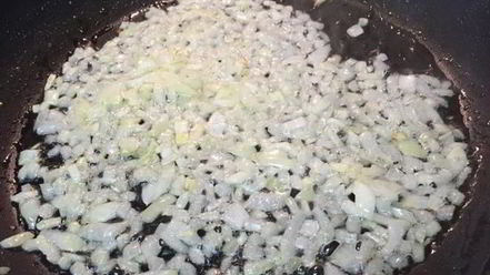 Рецепт поленты под соусом из грибов и томатов