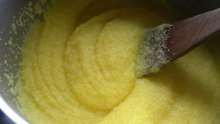 Рецепт поленты со спаржей, голубым сыром и грецкими орехами