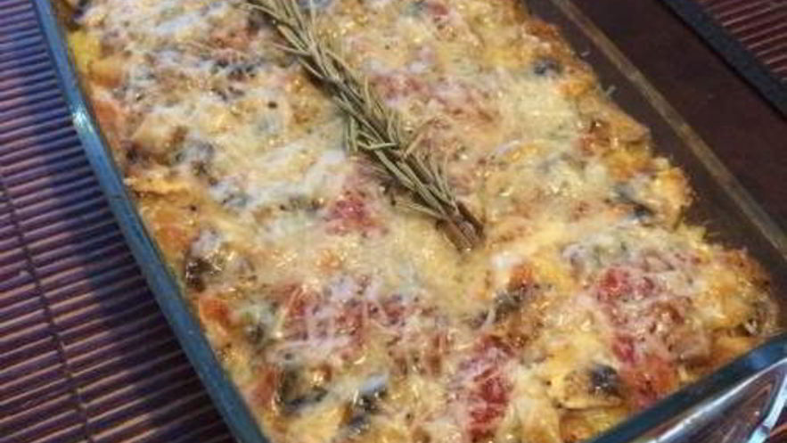 Рецепт запеченной поленты с грибами, помидорами и моцареллой