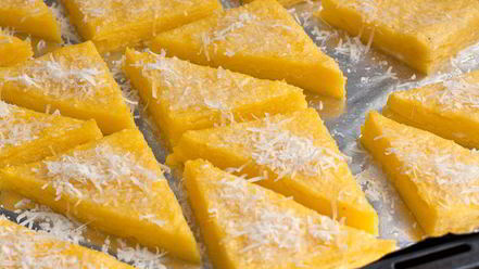 Рецепт запеченной поленты с пармезаном