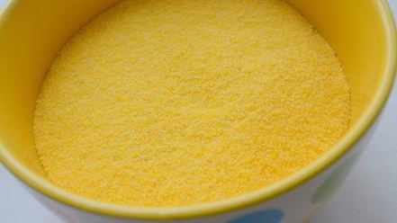 Рецепт запеченной поленты с вялеными томатами и пармезаном