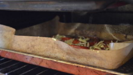 Рецепт запеченной поленты с вялеными томатами и пармезаном