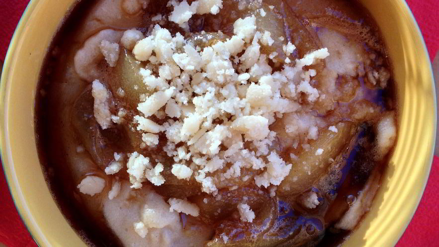 Рецепт грушевой манной каши с крошкой марципана и грушей в сиропе