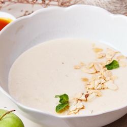 Рецепт Каши манной с томлеными яблоками