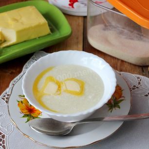 Рецепт Манной каши на молоке без комочков классическая