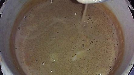 Рецепт манной каши на ряженом молоке с малиной