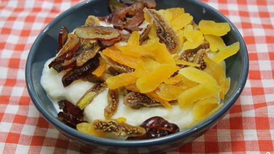 Рецепт манной каши с фруктами