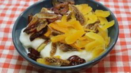 Рецепт манной каши с фруктами