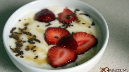 Рецепт манной каши с клубникой и шоколадом