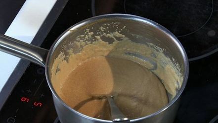 Рецепт манной каши с соленой карамелью