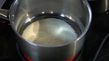 Рецепт манной каши с соленой карамелью