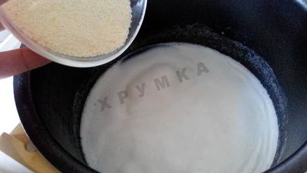 Рецепт манной каши в мультиварке на молоке и воде