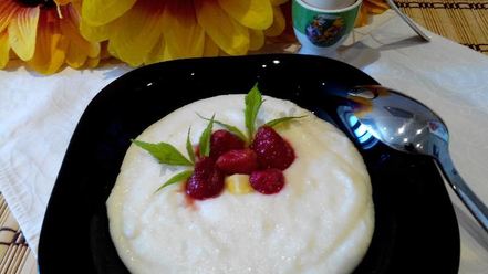 Рецепт манной каши в мультиварке на молоке и воде