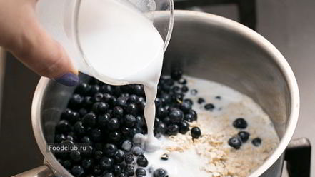 Рецепт овсяной каши с черникой