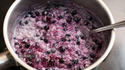 Рецепт овсяной каши с черникой