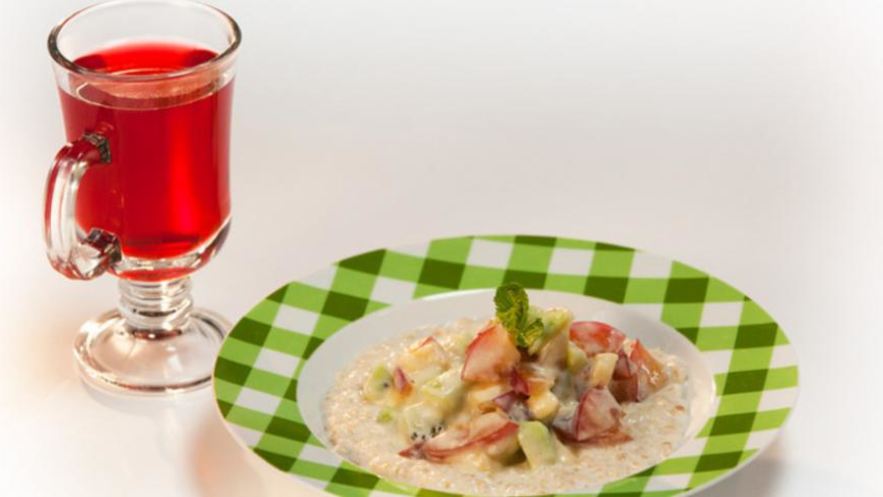 Рецепт овсяной каши с фруктовым салатом