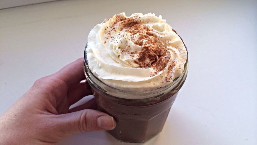 Рецепт овсяной каши с шоколадом и взбитыми сливками