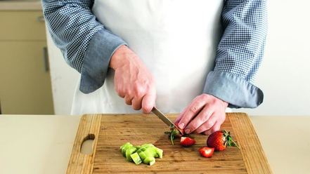 Рецепт овсяной каши с ягодами и ореховой пастой