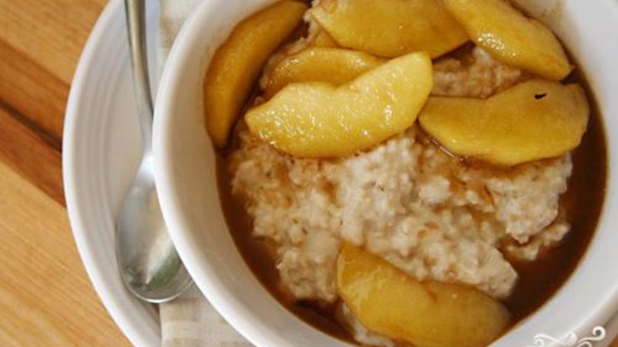 Рецепт овсяной каши с жареными яблоками