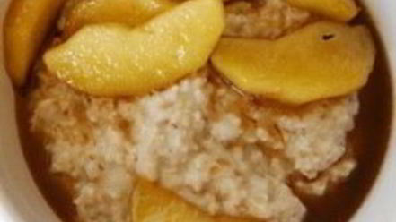 Рецепт овсяной каши с жареными яблоками