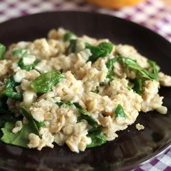 Рецепт Овсяной каши со свежим шпинатом и сыром