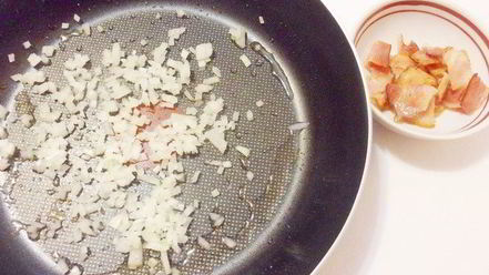 Рецепт пикантной овсянки с беконом и сыром