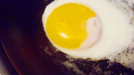 Рецепт пикантной овсянки с беконом и сыром