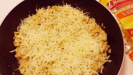 Рецепт пикантной овсянки с беконом и сыром