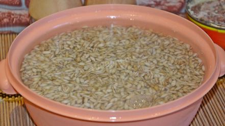 Рецепт перловой каши с говяжьей тушенкой в мультиварке