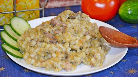Рецепт перловой каши с говяжьей тушенкой в мультиварке