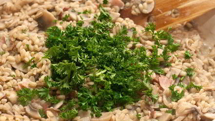 Рецепт перловой каши с грибами и беконом