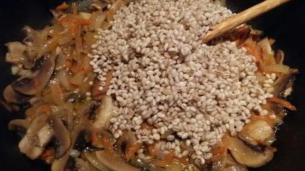 Рецепт перловой каши с грибами в духовке